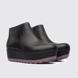 CAMPER Laika women’s leather black ankle boot violet platform soles zip up EU37